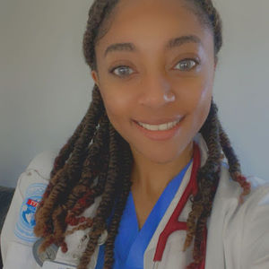 Meet your Posher, Ayesha